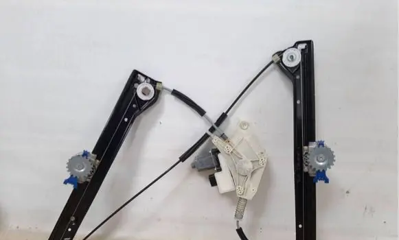 BMW 6 G32 Gran Turismo Front door window regulator with motor 9450175