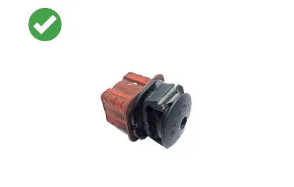 Mercedes-Benz CLS C219 Radiator mount bracket A0009912595