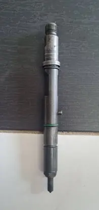 Audi A6 S6 C5 4B Fuel injector 059130201E