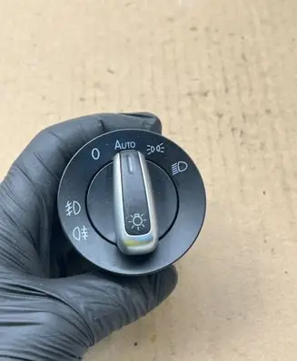 Skoda Octavia Mk2 (1Z) Light switch 3C8941431N
