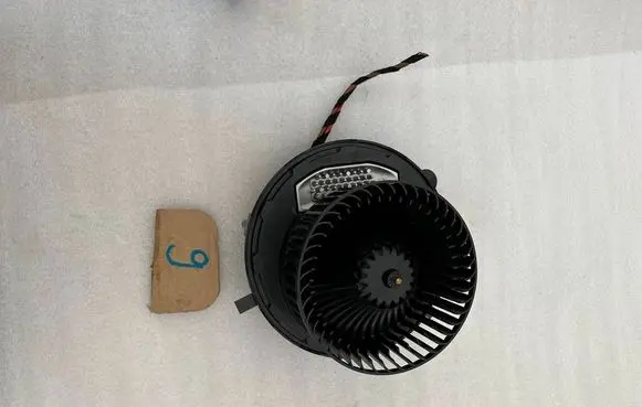 Volkswagen Arteon Heater fan/blower CZ0160601490 5WB819021