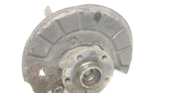 Audi Q3 8U Front wheel hub