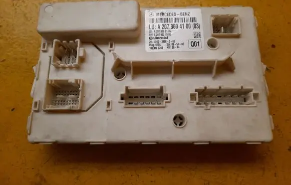 Mercedes-Benz E C207 W207 Sunroof control unit/module A2079004100