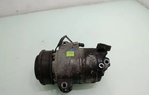 Renault Koleos I Air conditioning (A/C) compressor (pump) 926007877R