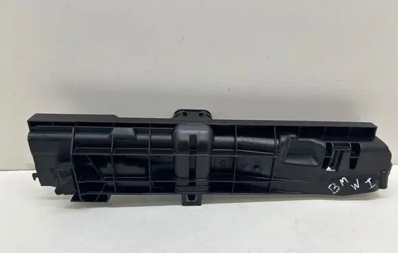 BMW 1 F20 F21 Radiator mount bracket 17107524912 11074810