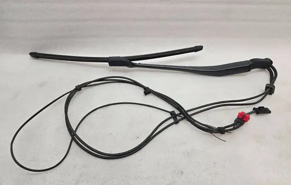 Mercedes-Benz S W222 Front wiper blade arm W000031244