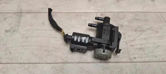 Volkswagen PASSAT B6 Turbo solenoid valve 1K0906283A 1K0906283