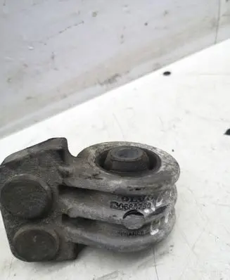 Volvo XC90 Gearbox mount 30680750