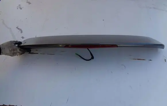 Tailgate/trunk spoiler