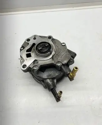 Land Rover Discovery 4 - LR4 Vacuum pump 9H2Q2A451BE 704483130