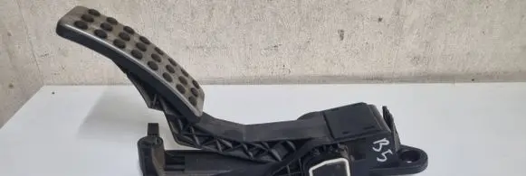 Mercedes-Benz ML W164 Accelerator throttle pedal A1643000104