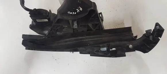 Volvo V50 Front door lock 240007408 985914 30699109