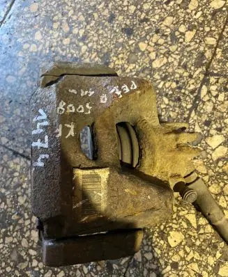 Peugeot 5008 Front brake caliper