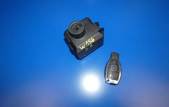 Mercedes-Benz GLA W156 Ignition lock A2469055701