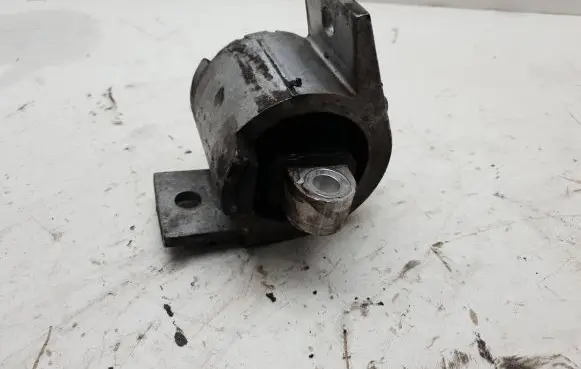 Jaguar XF X250 Engine mount bracket W18213