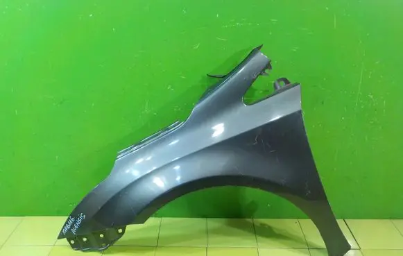 Toyota Avensis T270 Fender PRZOD LEWY