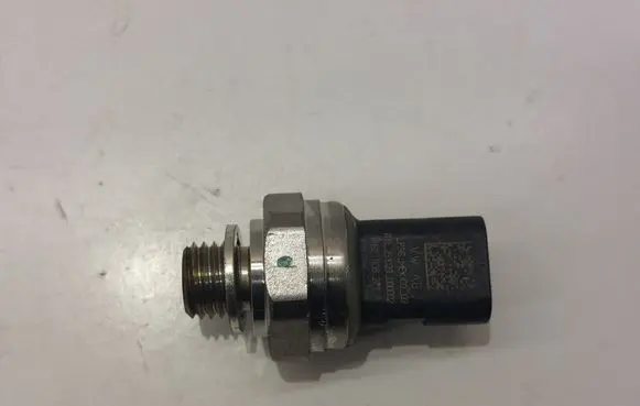 Volkswagen Tiguan Allspace Oil pressure sensor 05E906277A