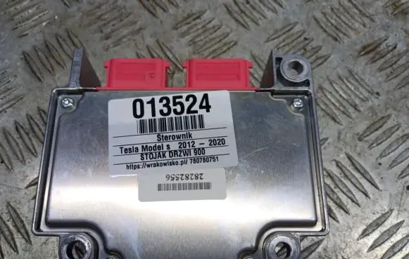 Tesla Model S Other control units/modules 1018781-00-A