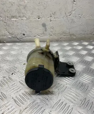Nissan Navara D23 Power steering fluid tank/reservoir YC153R700A