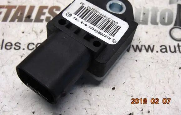 Mercedes-Benz A W169 Airbag deployment crash/impact sensor A1698210451