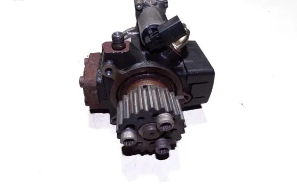 Volkswagen Touran II Fuel injection high pressure pump 03L130755E