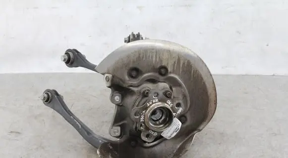 BMW 3 G20 G21 Rear wheel hub spindle/knuckle 6899303 33306899303 6878639