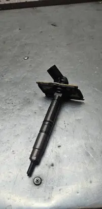 Fuel injector