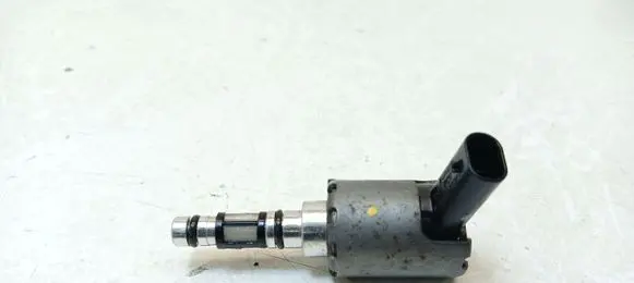 Audi TT TTS RS Mk3 8S Oil pressure sensor 06K115243N 150421 842315