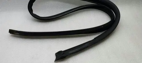 Mercedes-Benz CLK A209 C209 Rubber seal front coupe door window A2097200154
