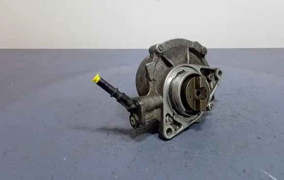 Peugeot 308 Vacuum pump