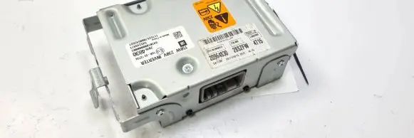 Opel Insignia A Voltage converter/converter module 