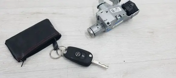 Opel Astra K Ignition lock 39033400