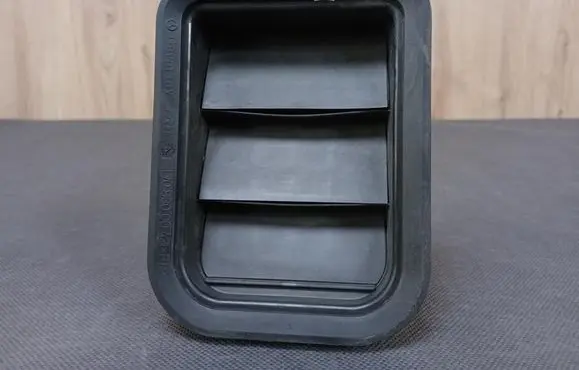 Mercedes-Benz SLK R170 Quarter panel pressure vent 1708300042 A1708300042