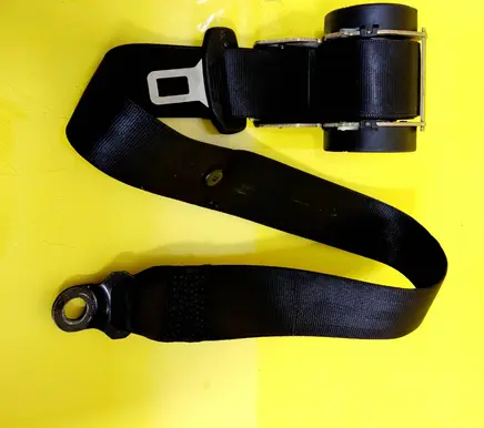 Volkswagen PASSAT B4 Front seatbelt 040084