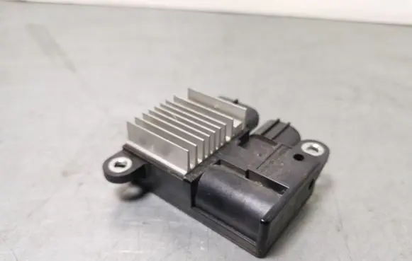 Mazda 3 II Coolant fan relay 4993003