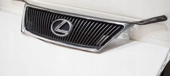 Lexus IS 220D-250-350 Front bumper upper radiator grill 5315553070