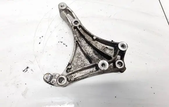 Opel Insignia A Engine mounting bracket 55568857 532274354