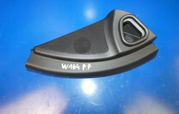Mercedes-Benz ML W164 Front door speaker cover trim 