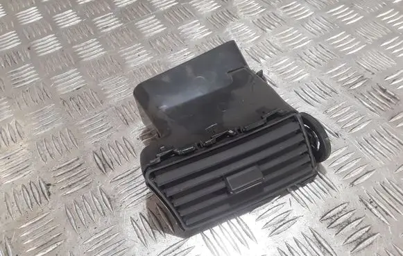 Chrysler Pacifica Dash center air vent grill