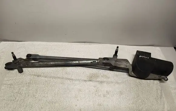 Front wiper linkage and motor