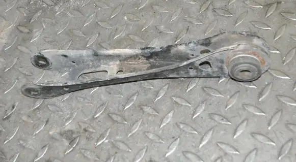 Rear upper control arm/wishbone