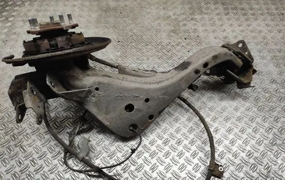 Nissan Qashqai+2 Rear wheel hub spindle/knuckle 