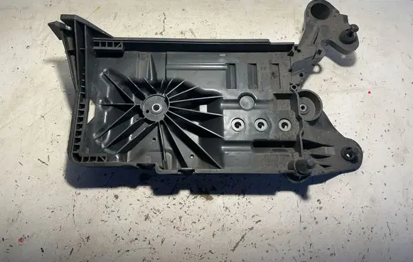 Volkswagen Golf VIII Battery tray 5WA915331C