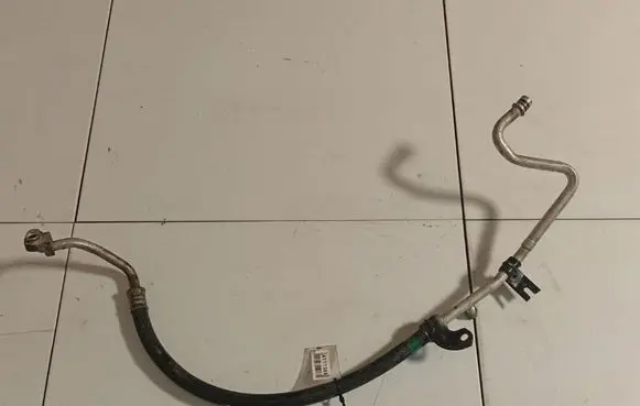 Toyota Corolla Verso AR10 Air conditioning (A/C) pipe/hose 