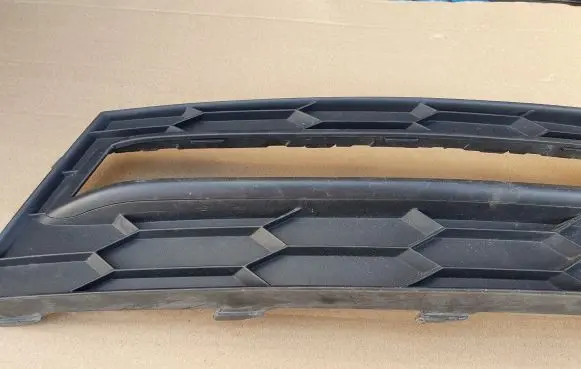 Skoda Superb B8 (3V) Front fog light trim/grill 3V0853666B