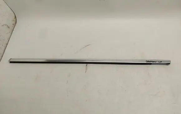 Audi e-tron Front door glass trim molding 4ke837475-jlk01