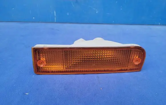Toyota RAV 4 (XA10) Front indicator light 3551
