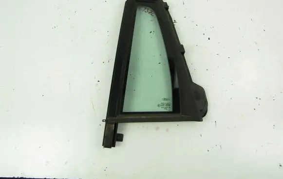 Ford Mondeo Mk III Rear side window 