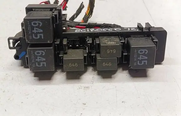 Volkswagen Scirocco Fuse module 1K2937503BT2 1K2937503B