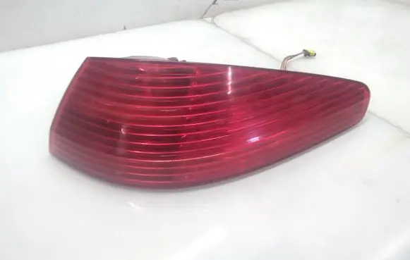 Peugeot 607 Rear/tail lights